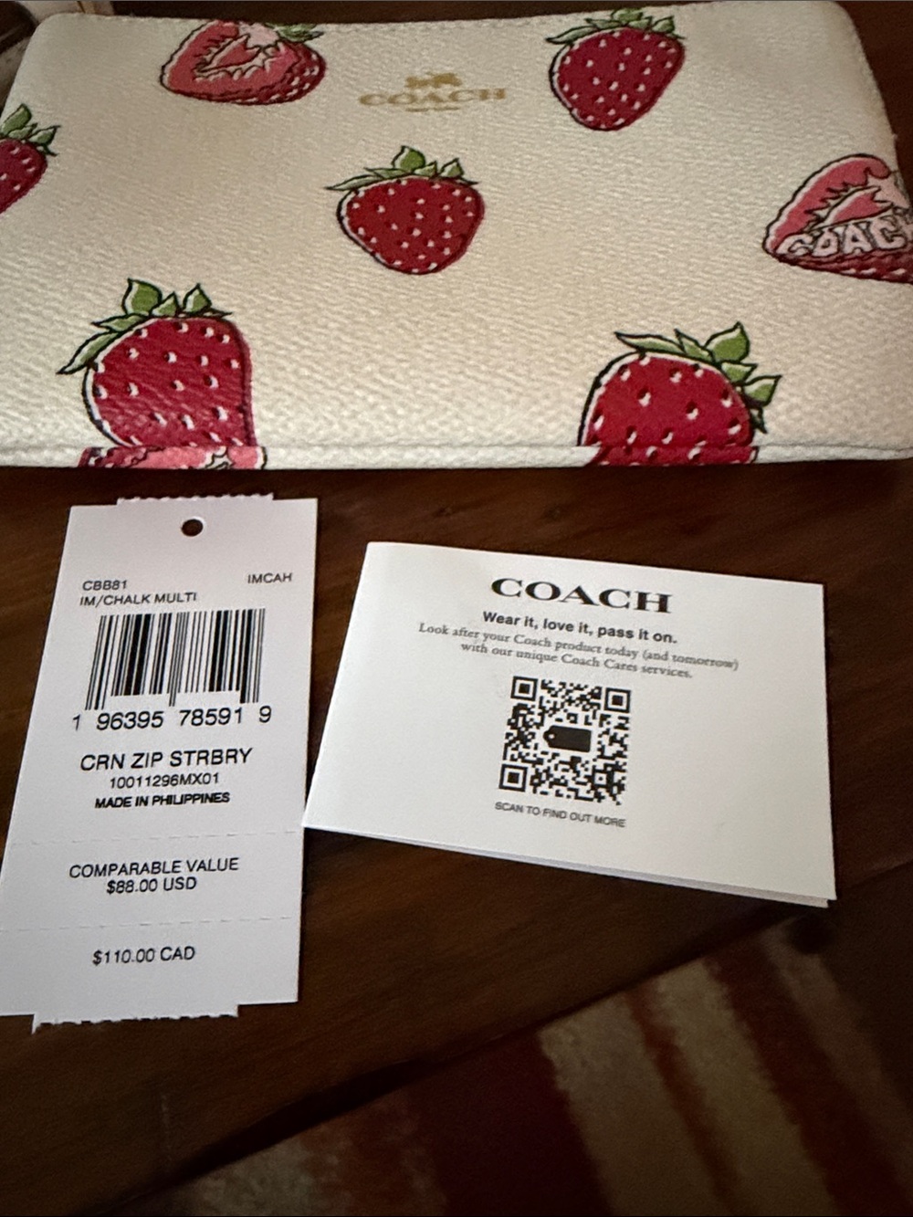 Coach Wristlet - Picture 2 of 7